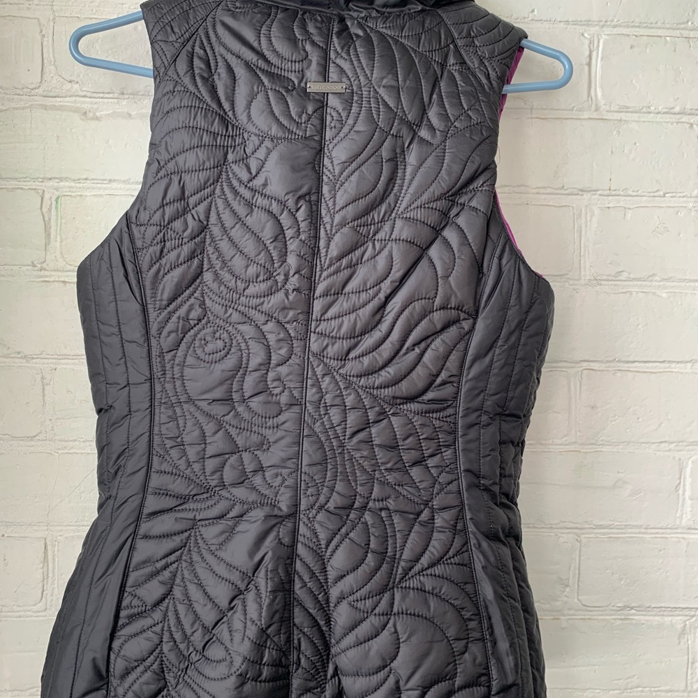 Reversible down vest - Picture 3 of 9